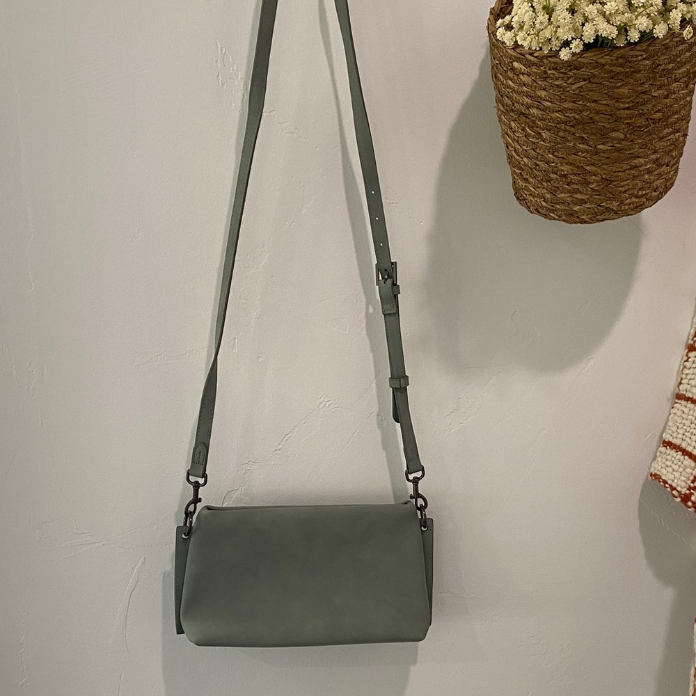 Universal Thread Teal Crossbody Clutch Purse